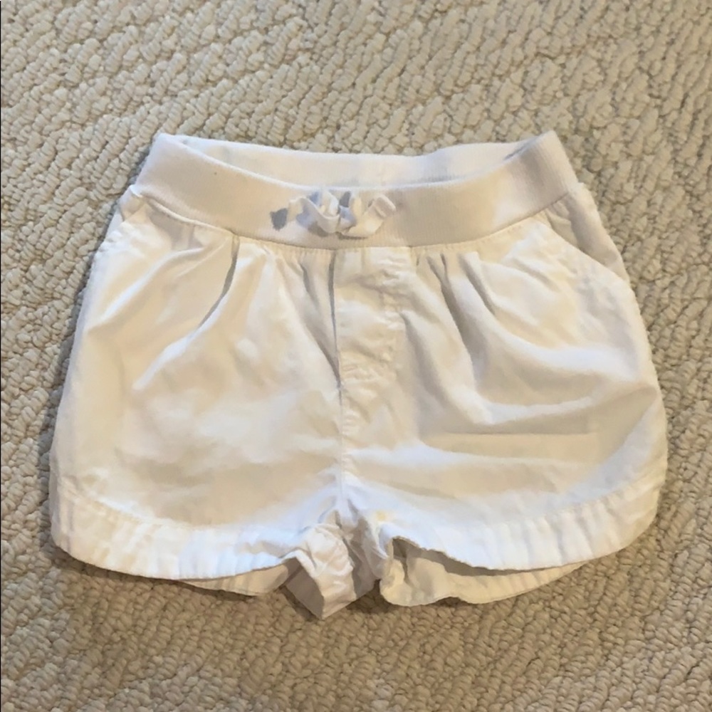White elastic waist shorts